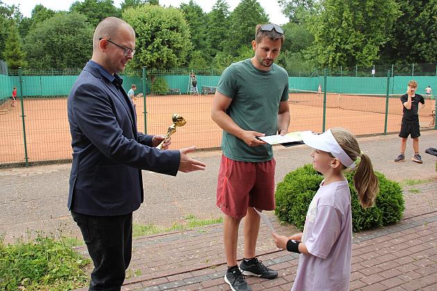 Aktywne lato na kortach. Rozstrzygnięto Wakacyjny Turniej Tenisa Ziemnego