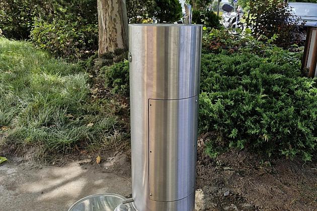 Pierwsze miejskie poidełko z wodą pitną już działa