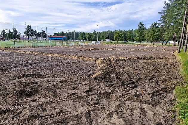 Trwa budowa boiska z naturalną nawierzchnią na Stadionie Miejskim w Lęborku