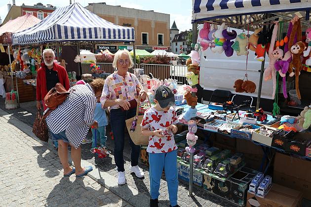 Kolorowe stoiska, regionalne smaki i rękodzieło – magia Jarmarku św. Jakuba!