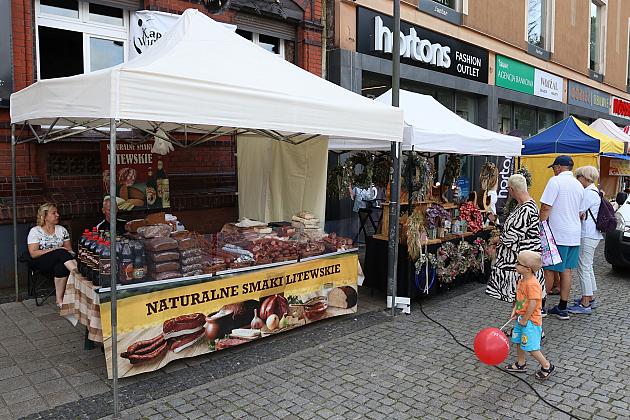 Kolorowe stoiska, regionalne smaki i rękodzieło – magia Jarmarku św. Jakuba!