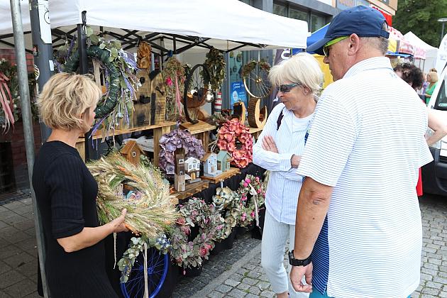Kolorowe stoiska, regionalne smaki i rękodzieło – magia Jarmarku św. Jakuba!
