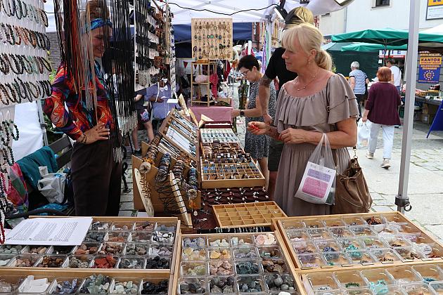 Kolorowe stoiska, regionalne smaki i rękodzieło – magia Jarmarku św. Jakuba!