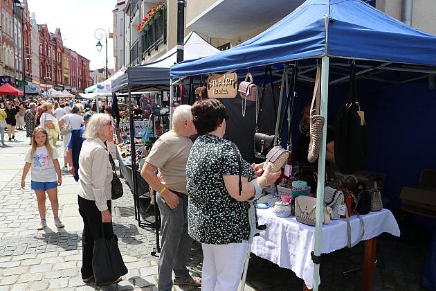 Kolorowe stoiska, regionalne smaki i rękodzieło – magia Jarmarku św. Jakuba!