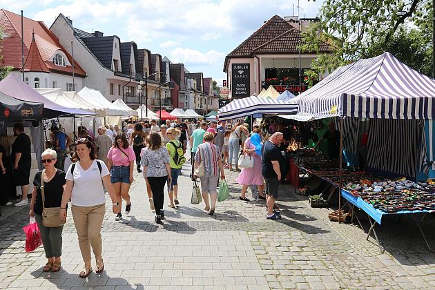 Kolorowe stoiska, regionalne smaki i rękodzieło – magia Jarmarku św. Jakuba!
