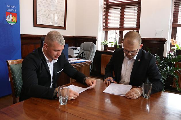 Promuje Lębork w oktagonie. Miasto wspiera swojego wojownika