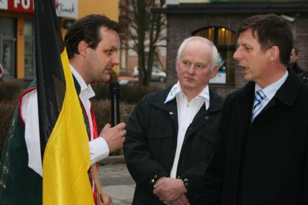 Czarno-żółte flagi w Dzień Jedności Kaszubów