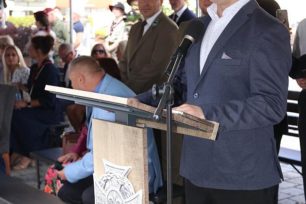 Z okazji jubileuszu lęborscy harcerze z nowym sztandarem