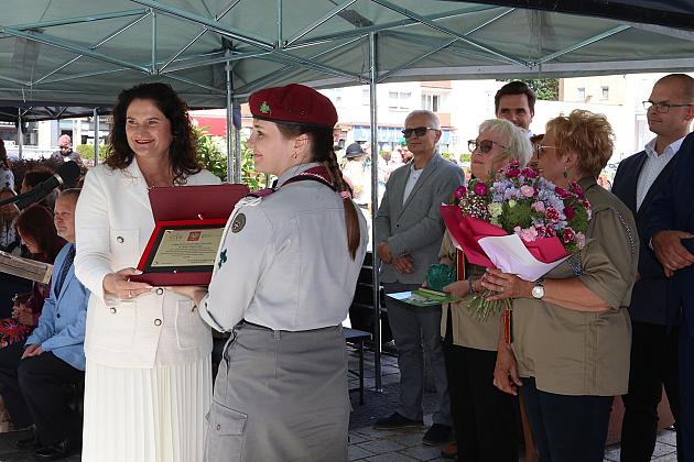 Z okazji jubileuszu lęborscy harcerze z nowym sztandarem