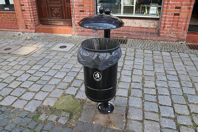 Nowe ławki w Lęborku – wygodniej na spacerze i w drodze po zakupy