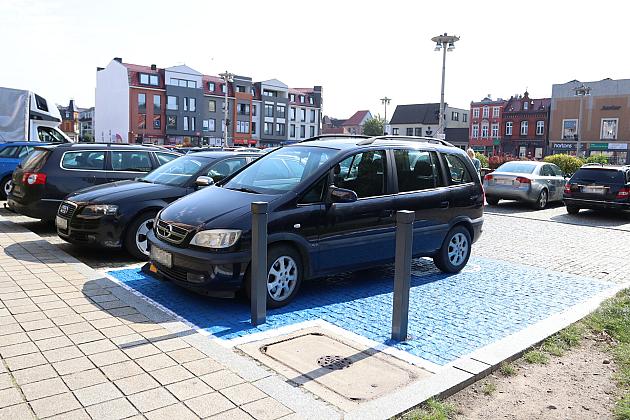 Odnowiono oznakowanie miejsc parkingowych dla osób z niepełnosprawnością – apel do kierowców