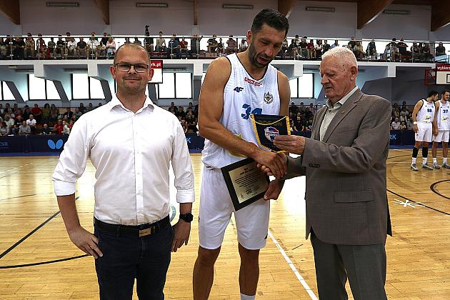 Święto koszykówki w Lęborku. Emocje do ostatniego gwizdka!