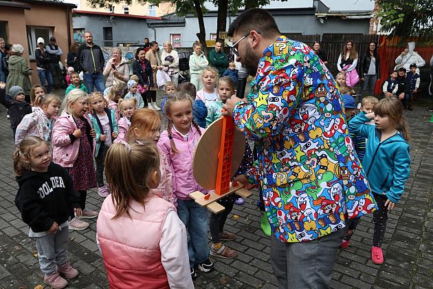 Rodzinno - sportowy piknik w Przedszkolu nr 10