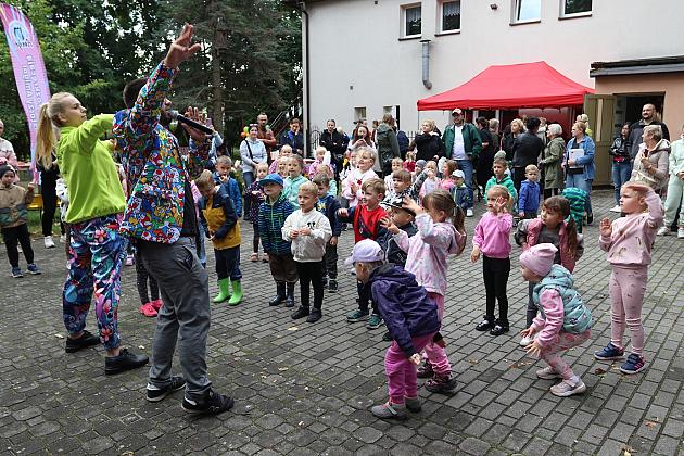 Rodzinno - sportowy piknik w Przedszkolu nr 10