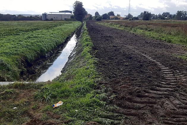 Skuteczna ochrona przed nadmiarem wody - trwa konserwacja rowów melioracyjnych