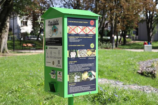 Ptasi bufet w Parku im. Marii i Lecha Kaczyńskich
