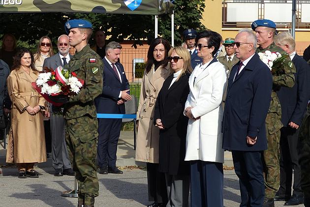 Polskie ofiary II wojny światowej upamiętnione przy jednostce wojskowej