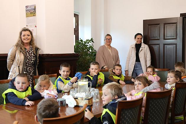 Przedszkolaki z wizytą w urzędzie