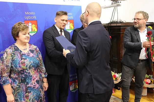 Nagrody dla nauczycieli i dyrektorów z okazji Dnia Edukacji Narodowej