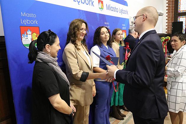 Nagrody dla nauczycieli i dyrektorów z okazji Dnia Edukacji Narodowej