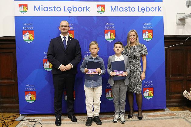 Nagrody i wyróżnienia dla uczniów i absolwentów szkół podstawowych z okazji Dnia Edukacji Narodowej