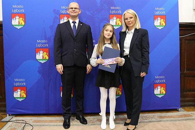 Nagrody i wyróżnienia dla uczniów i absolwentów szkół podstawowych z okazji Dnia Edukacji Narodowej