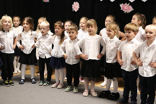 Z uśmiechem i wzruszeniem - Dzień Edukacji Narodowej w Przedszkolu nr 9
