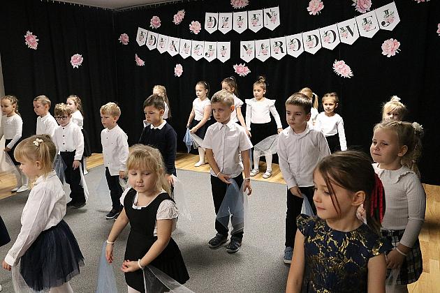 Z uśmiechem i wzruszeniem - Dzień Edukacji Narodowej w Przedszkolu nr 9