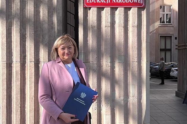 Wielkie wyróżnienie dla dyrektor SP3 – Mariola Małecka z tytułem „Profesorem Oświaty”