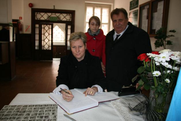 Księga Kondolencyjna wyłożona