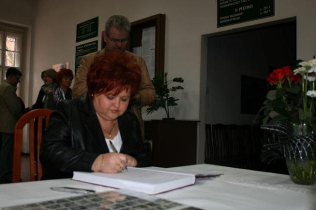 Księga Kondolencyjna wyłożona