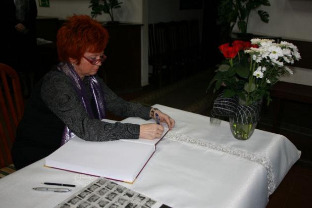 Księga Kondolencyjna wyłożona