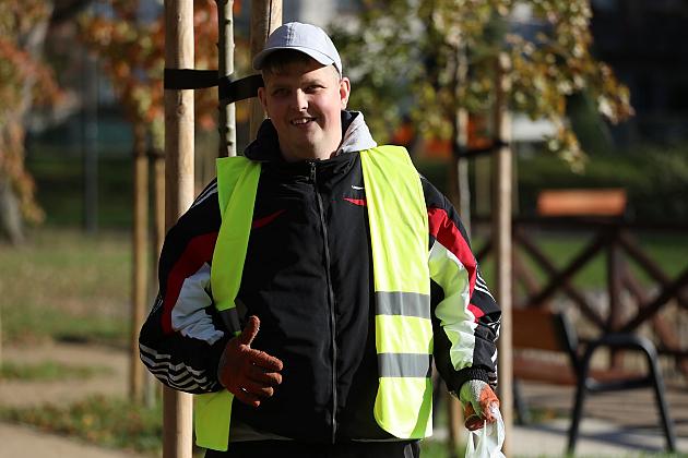 Dbają o porządek na skwerach i w parkach