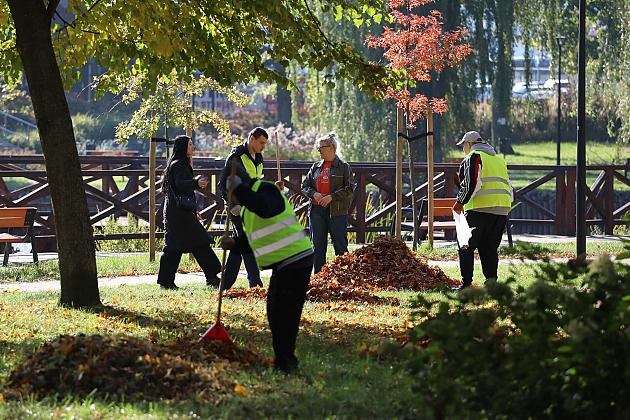 Dbają o porządek na skwerach i w parkach