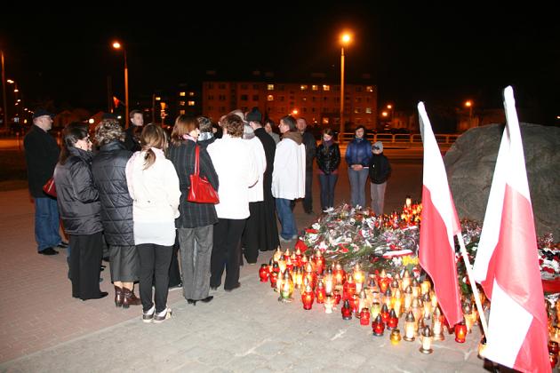 Miejsce uczczenia Ofiar katastrofy - codziennie o 21.00