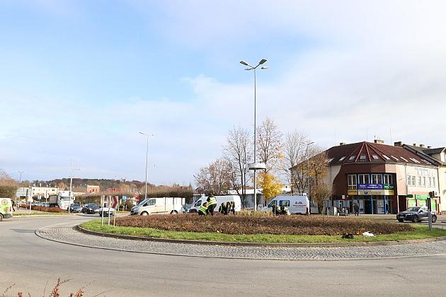 Rondo Solidarności rozkwitnie w biało - czerwonych barwach