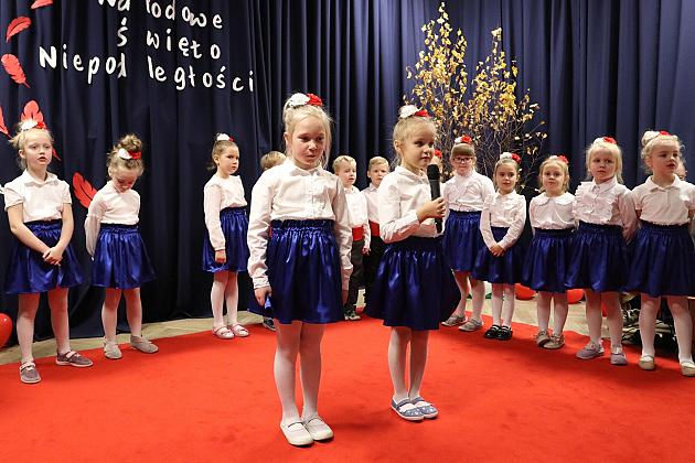 Radośnie i z dumą o Polsce – wieczornica patriotyczna w Przedszkolu nr 6