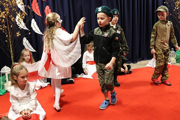 Radośnie i z dumą o Polsce – wieczornica patriotyczna w Przedszkolu nr 6