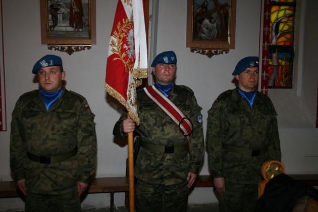 Święto Konstytucji 3 Maja wśród narodowych flag i parasoli