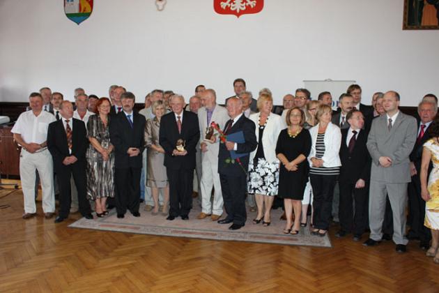 Flaga Honorowa Europy powiewa nad miastem, „Lęborskie Lwy