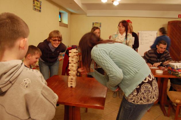 Miejska Biblioteka Publiczna w Lęborku zachęca do korzystania z ponad 180 pakietów gier planszowych