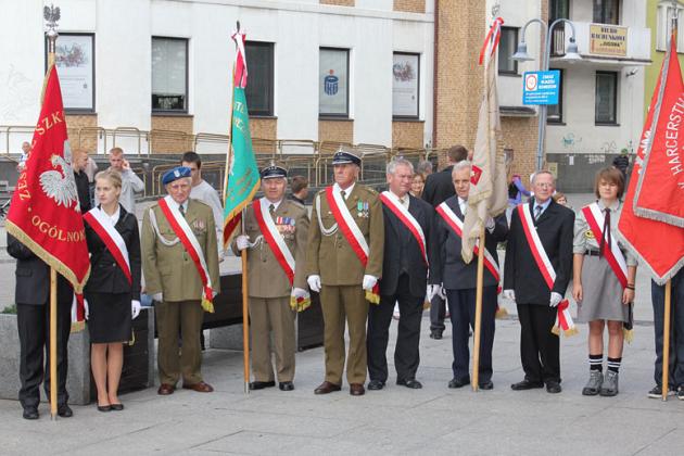 Lęborczanie uczcili pamięć bohaterów i ofiar II wojny światowej 
