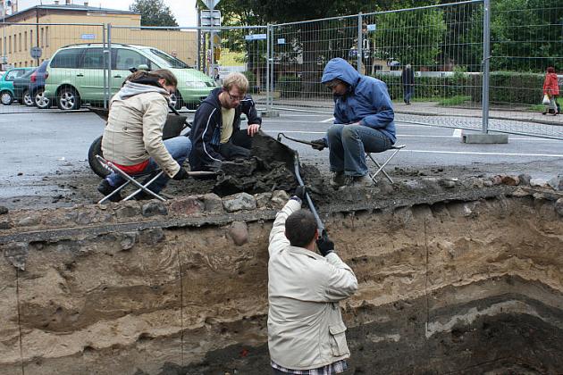 Prace archeologiczne. Tablica wszystko wyjaśni