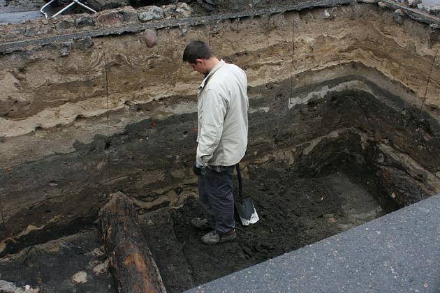 Prace archeologiczne. Tablica wszystko wyjaśni