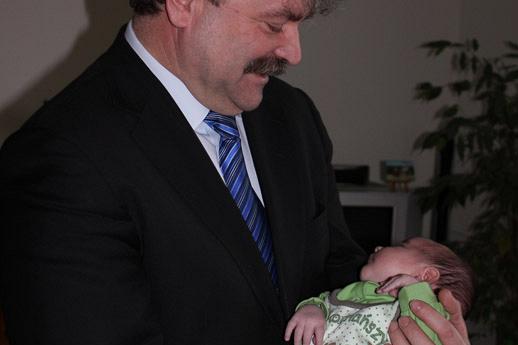 Odwiedziny u pierwszego lęborskiego dziecka urodzonego w 2012 roku