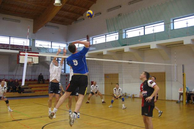 Amatorzy pod siatką