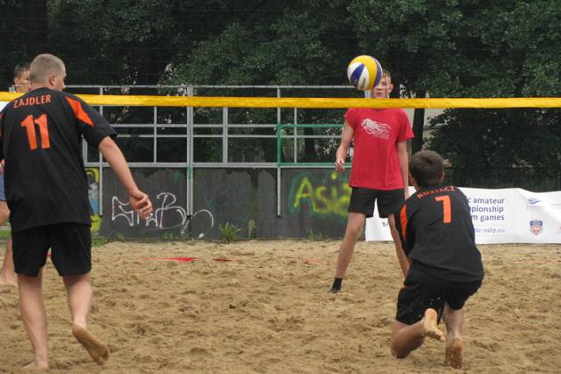Finał wakacyjnej siatkówki plażowej