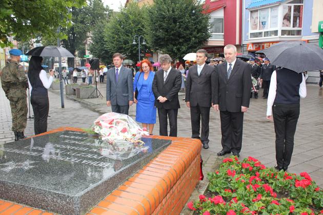 W hołdzie bohaterom i ofiarom II wojny światowej 