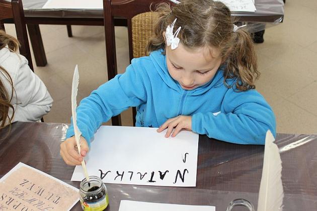 Tanecznym krokiem po murach