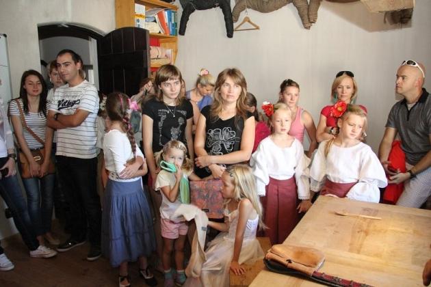 Zatańczyli w średniowiecznym stylu